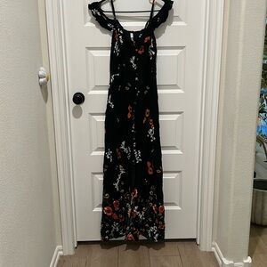 Xhiliration size M floral off the shoulder button front dress. Great condition.
